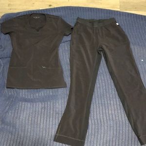 Cherokee Infinity scrub sets